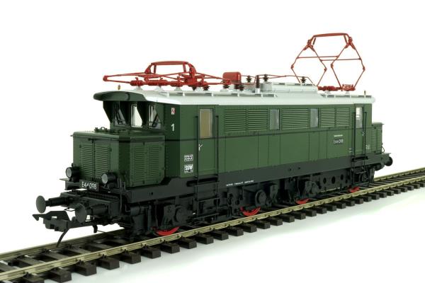 Schnellzug-Set Epoche III mit E44 098 und 2 Schürzenwagen