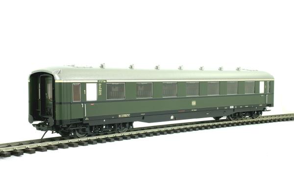 Schnellzug-Set Epoche III mit E44 098 und 2 Schürzenwagen