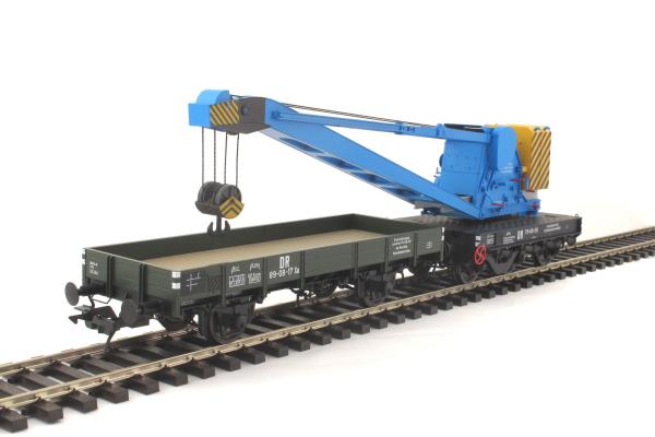 Kran Wyhlen, DR, blau, mit Schutzwagen, Museumsfz.